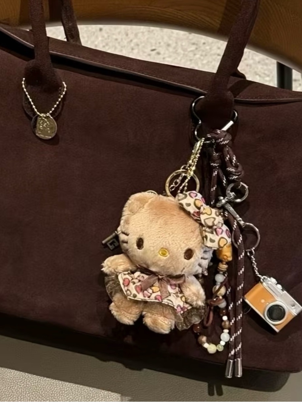 Hello Kitty Brown Plush Keychain with Heart-Print Bow - Picture 2 of 2